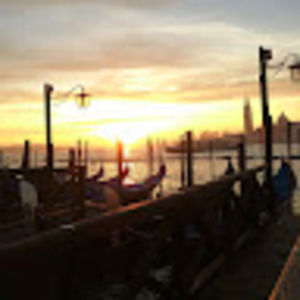 Meet your Posher, Caitlin